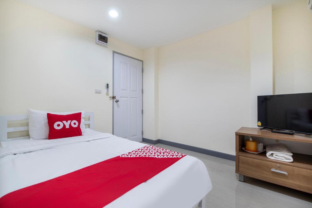 ホテル Oyo 439 Bed & Bus バンコク都 エクステリア 写真